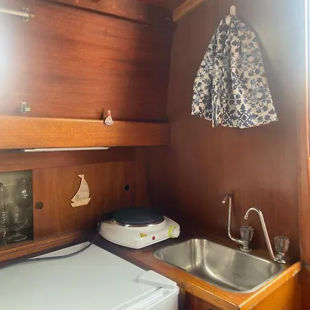 Bateau-hôtel Bily Boat Da Rocha *